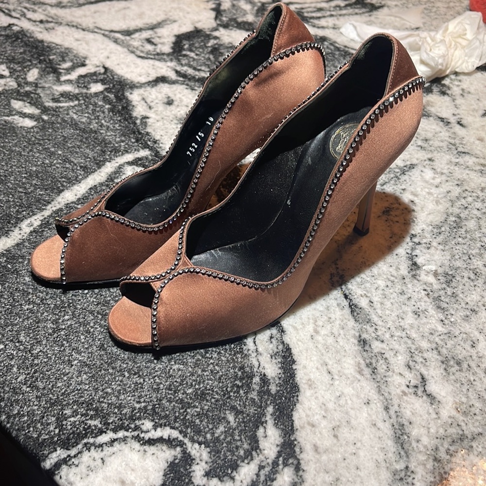 These were sold previously but it was when Poshmark had messed up shipping!